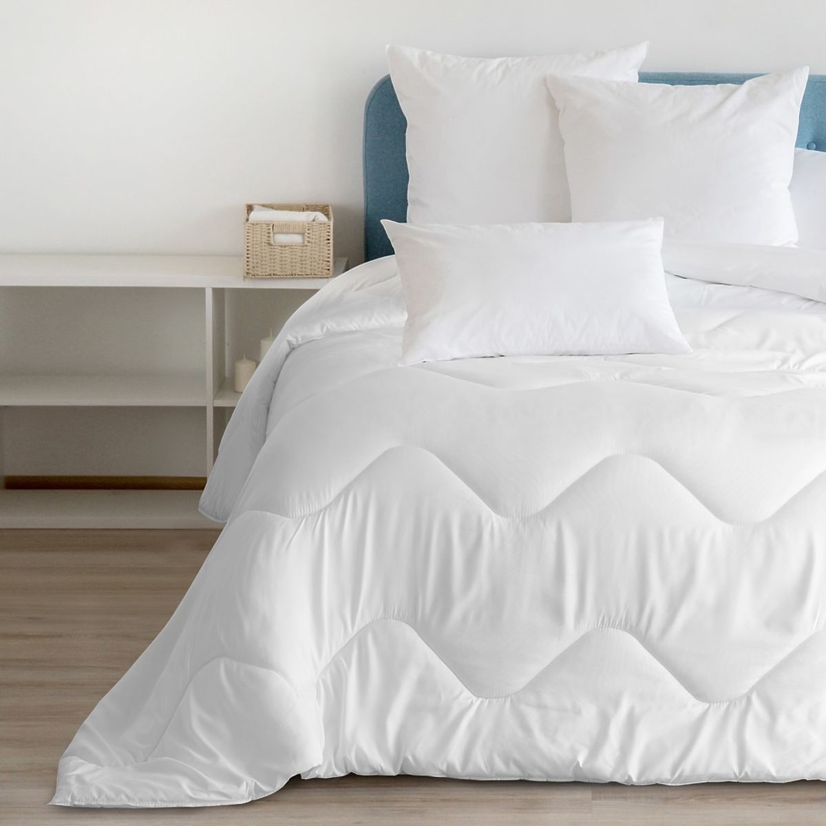 Coperta INEZ colore bianco caro stile classico decoking