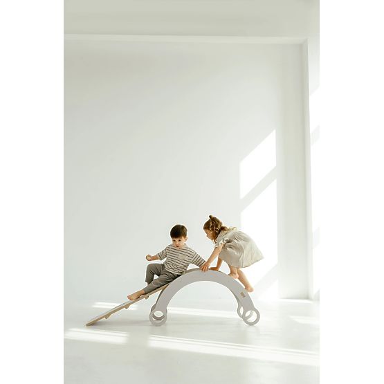 Altalena Montessori in legno con scivolo/scala M - bianca