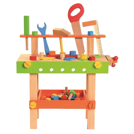 Grande laboratorio di legno con strumenti