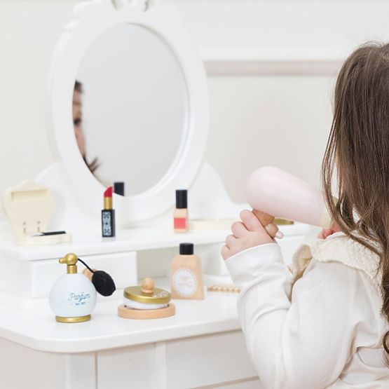 Borsa cosmetica con accessori in legno