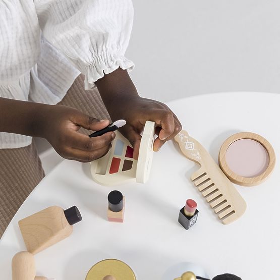 Borsa cosmetica con accessori in legno