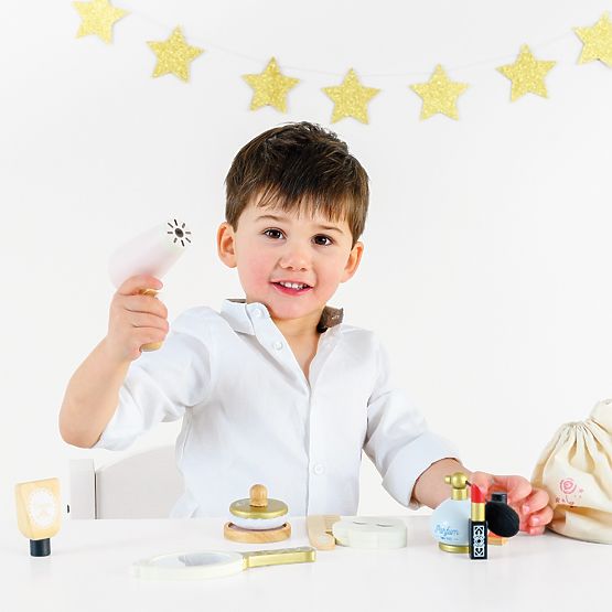Borsa cosmetica con accessori in legno