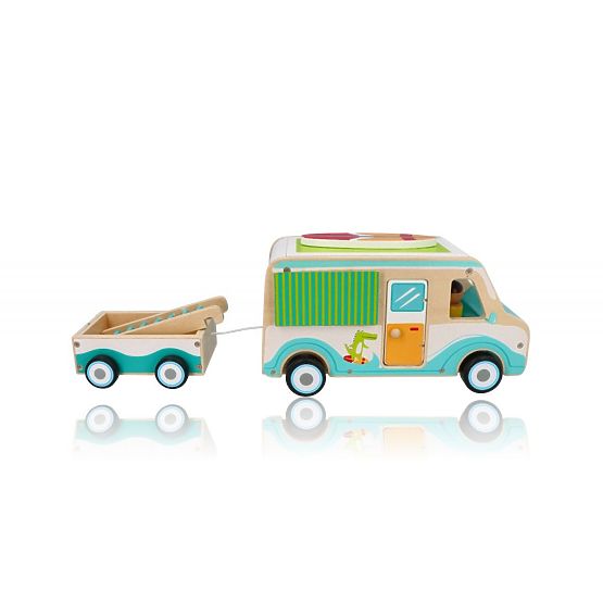 Caravan in legno con rimorchio e accessori