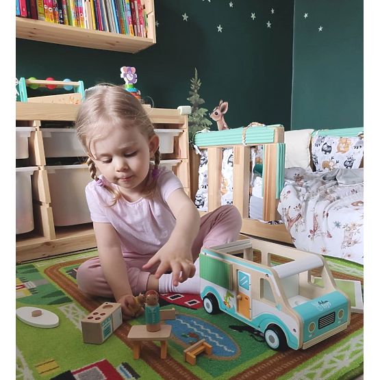Caravan in legno con rimorchio e accessori