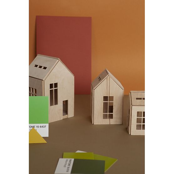 Magnetica casa Montessori in legno - naturale