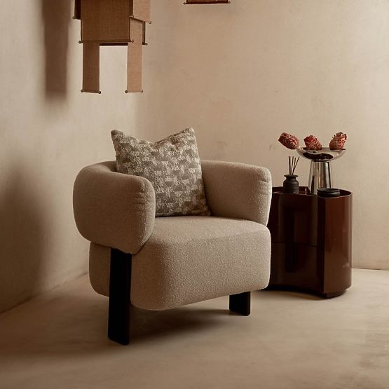 Comodino con cassetti Vena, bordeaux/marrone, arrotondato, lucido