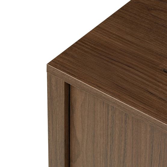 Credenza a quattro ante Moku noce villa, superfici frontali arrotondate