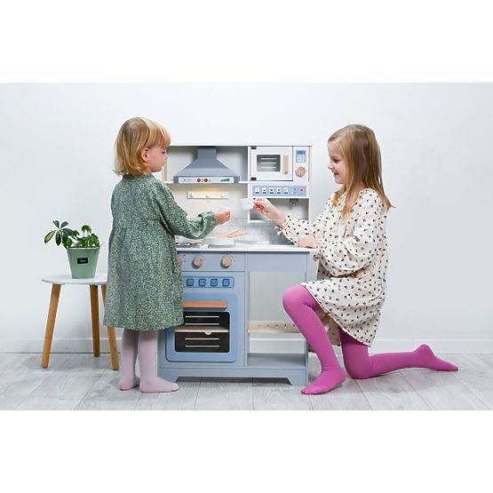 Cucina interattiva in legno con cappa