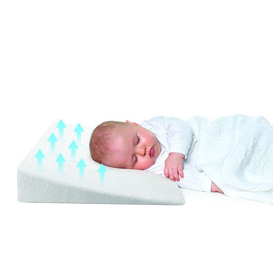 Cuneo sotto la testa del bambino