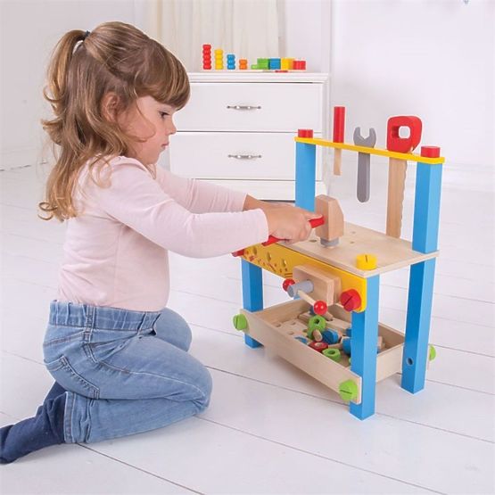 Laboratorio per bambini con strumenti