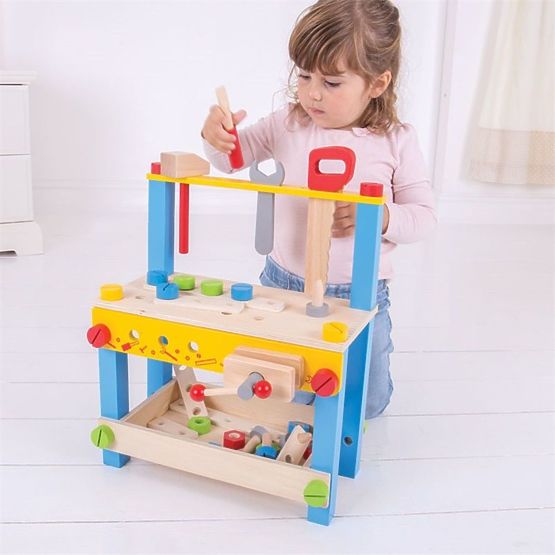 Laboratorio per bambini con strumenti