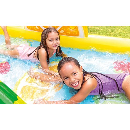 Piscina per bambini con scivolo