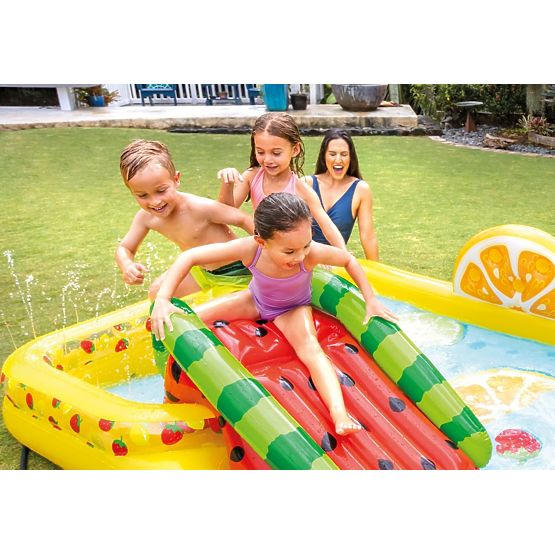 Piscina per bambini con scivolo