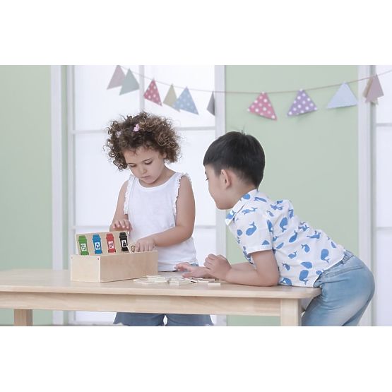 Puzzle in legno per imparare a differenziare i rifiuti