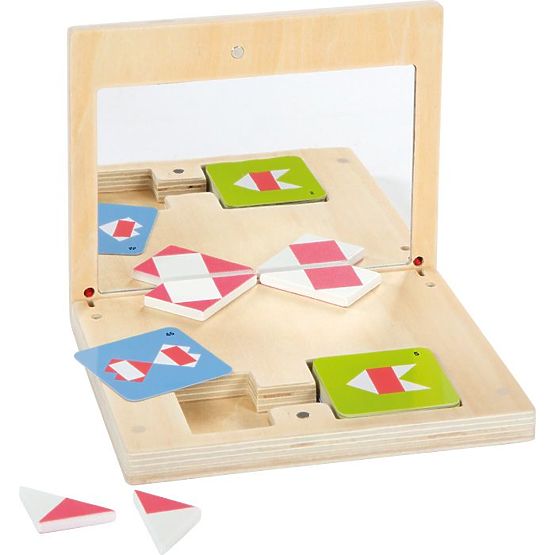 Puzzle simmetrico con specchio