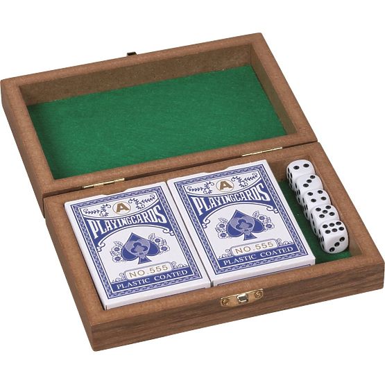 Scatola da gioco con carte e dadi