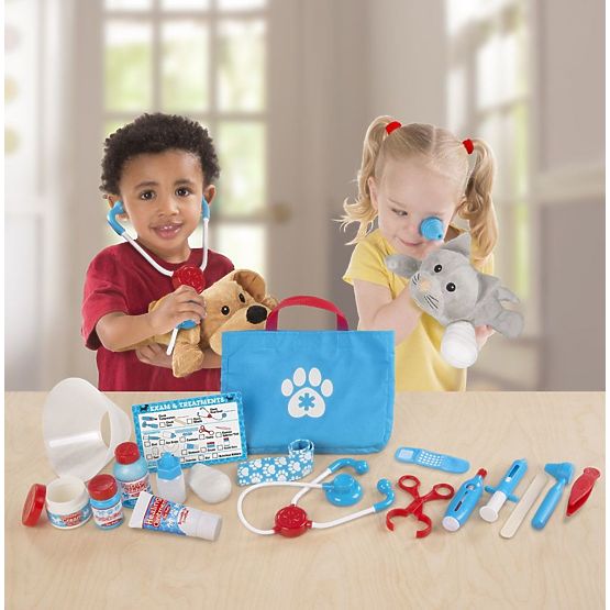 Set veterinario con animali imbalsamati