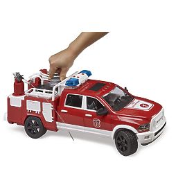 Bruder RAM 2500 Camion dei Pompieri con Faro Luminoso e Sonoro