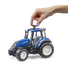 Bruder Trattore New Holland T5.120