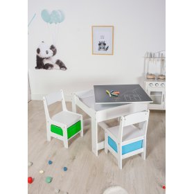 Il nostro tavolo per bambini con sedie con box blu e verde