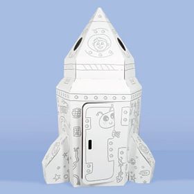 Grande razzo spaziale di cartone